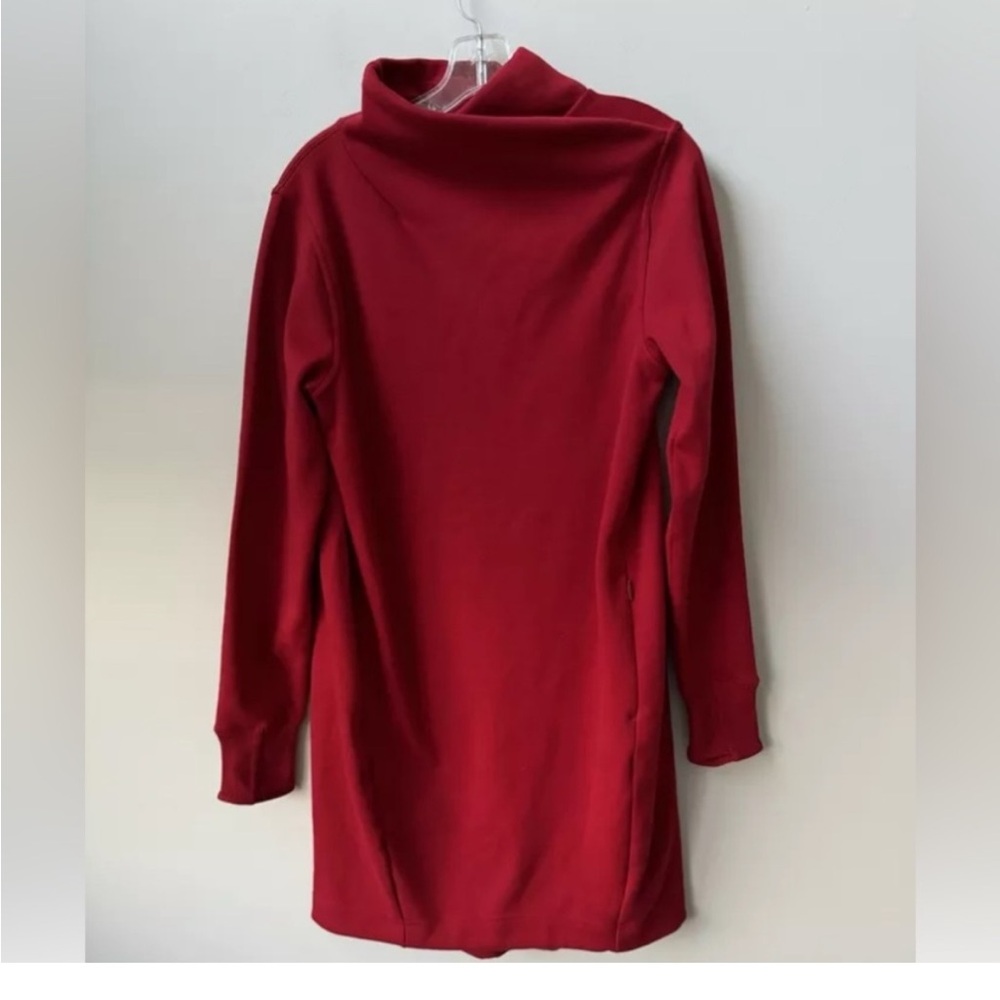 Athleta Cozy Karma Mock Neck Dress
Size Large NWT. Gorgeous red.